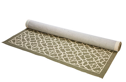 Wool rug with geometric print